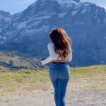 Arthi Venkatesh Instagram - Just on top of the world 🌎 . . . . . #switzerland #jungfrauregion #europe #topoftheworld #mountains #snowcapped #lovelife #travel #europe2021 #notabeachbum