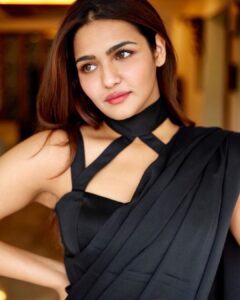 Arthi Venkatesh Instagram - Note to self.. I need to get more black🖤