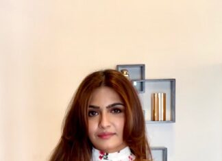 Arthi Venkatesh Instagram - Dusk till Dawn.. 1. Lounge wear @ugatbyjlc 2. Top @thehazelavenue Trousers @bershka 3. Dress @thehazelavenue