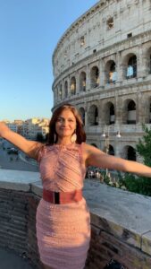 Arthi Venkatesh Instagram - The world is too big to stay in one place and life is too short to do just one thing 💖

Going down memory lane 
.
.
.
.
.
#travel #fly #vacation #holiday #misstraveling #cantwaittobeout #europe #paris #rome #florence #usa #newyork #thailand #phiphiisland #bali #kashmir #gulmarg #egypt #giza #tirunalveli