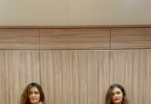 Arthi Venkatesh Instagram - Can you guess which one is me?😉 . . . . . #doubletrouble #doubleup #daylook #nightlook #fashion #trendy #black #skirts #casual #uaual #outfitinspo #oneaintenough #lockdown #bored