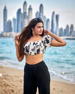 Arthi Venkatesh Instagram - Life takes you down many paths, but the best ones lead to the beach. 

•
•
•
•
•
#uae #dubai #westbeach #throwback #mydubai #dubaibeach #dubailife #dubaifashion #palmjumeirah #dubaiinstagram #dubaistyle #dubailuxury #dubaitravel #dubailove #dubailovers #dubaifashioninsta #beach #beachlife #photooftheday #photography #instagood #travelmemories #travel #travelphotography #travelgram #wanderlust #instatravel #travelblogger #traveltheworld #memories