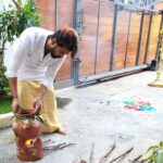 Arun Vijay Instagram - Our pongal tradition...❤ Missed Appa, Amma and rest of the family!! God bless everyone...🙏🏽