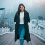 Ashna Zaveri Instagram – Found a perfect place for this song ❤️ #kodaikanal #catchingupwiththetrend
📸 @iameerkhan__