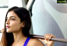Ashna Zaveri Instagram - The only time you should ever look back is to see how far you have come 💪 #fitnessreels #motivation #upyourgame #inspiration #strongerthanyouthink @jgsfitnesscentre