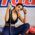 Ashna Zaveri Instagram – Choose wisely 😅

#fitnessreels #explore #fyp #fitgirls #girlswholift