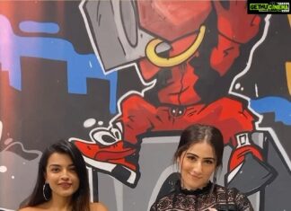 Ashna Zaveri Instagram - Happy Sunday 👻 #reels #trending #trendingsongs #trend #feelitreelit #explore #dancechallenge #dancevideos #fun #instagramreels #instagram #us #girls #happy