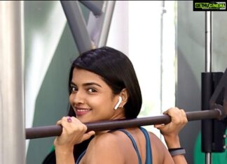 Ashna Zaveri Instagram - What’s your favourite drug?😜 #endorphins #dopamine #serotonin #oxytocin My workouts give me #allhappyhormones 😍 #bestfeeling #therapy #addiction #positiveobsessions @jgsfitnesscentre
