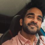 Ashok Selvan Instagram - Makkalay, இனிய தீபாவளி நல்வாழ்த்துக்கள் 🤩 Let's celebrate the festival in the true sense by spreading joy and light up the world of others. Cheers and love.🪔 #happydiwali