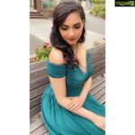 Ashwathy Warrier Instagram - Next few days, I am going to be obsessing over this look created by @mytakeonmakeup and spamming my page with them💕 #photography #shoot #actor #model #london #UK #india #soft #glowing #makeup #green #bridesmaids #brides #bridesmaid #eveninng #cocktails #simple #elegant #makeuplooks #makeuptutorial #makeupwedding #dress #dresses #blush jewellery #hairstyles #hair #chokerstatementpiece #obsessed #lovethislook #makeuptutorial #hair #photooftheday
