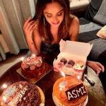 Asmita Sood Instagram - Ringing in birthdays has always been special for me… 2021 has been a roller coaster ride of its own… But I’m grateful for the learnings and the growth it brought alongwith it.. Looking forward to what 2022 has in store!🤞🏻👀 Thank you everyone for the wishes and love..I read each and every one of them..and a special thank you to my crazy friends for sharing the birthday enthusiasm with me..yet again! ♾💖🥳🤣🙌🏻 #happybirthday #love #justme #asmitten #asmitasood #anotheryearwiser😉