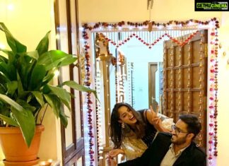 Asmita Sood Instagram - Let there be Light 💫🪔✨ #happydiwali #frommeandmine #familia #diwalivibes #staylit #home Shimla