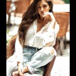 Asmita Sood Instagram – Don’t let the tamed ones tell you how to live! 💥 
.
.
.
.

Clicked : @super_devang 
MUA : @makeup_by_nainaa 
Hair : @little_hair_poetry 
Creative and production : @pixelspace_studios ; @amanlakhani 
Location : @cafepanamamumbai 
#bewild #befree #beyou #shootdiaries #asmitasood #asmitten Mumbai, Maharashtra