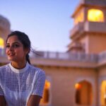 Asmita Sood Instagram - Glow✨#twilight #sunsets #magichour #luminiscence #glow #gold Rajasthan