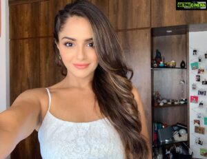 Asmita Sood Instagram - Just another day of self tests at home..🎬🏡 #actorslife #auditions #homevideos #stayhome #thenewnormal #lifeindaysofcovid #mumbailockdown #covid_19 #pandemic #lifeinapandemic #history