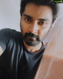 Atharvaa Instagram - Post workout sweats ! Moustache on point . Now ready to go .. 
Happy Morning peeps ! 💥