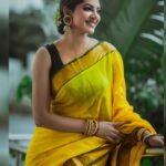 Athulya Ravi Instagram - Whatever you are , be a good one !! ❤️❤️❤️ #sundayvibes #yellove !! 👗 @ruffle_trends @hamsadhwaniprem 💄 @viji_sharath 📸 @yadhuphotography_weddings 🧝‍♀️ @neethu_jewels