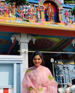 Athulya Ravi Instagram - Wish you all a very happy new year sweethearts 💐God bless you with all greatness in life ❤️ Thank you all for being most special and supportive in my life 🥰🥰 #happynewyear2022 #newyear2022 #happinesspositivity #onlygoodnewseveryday !! salwar @fiorebymalar_ ❤️🥰👗
