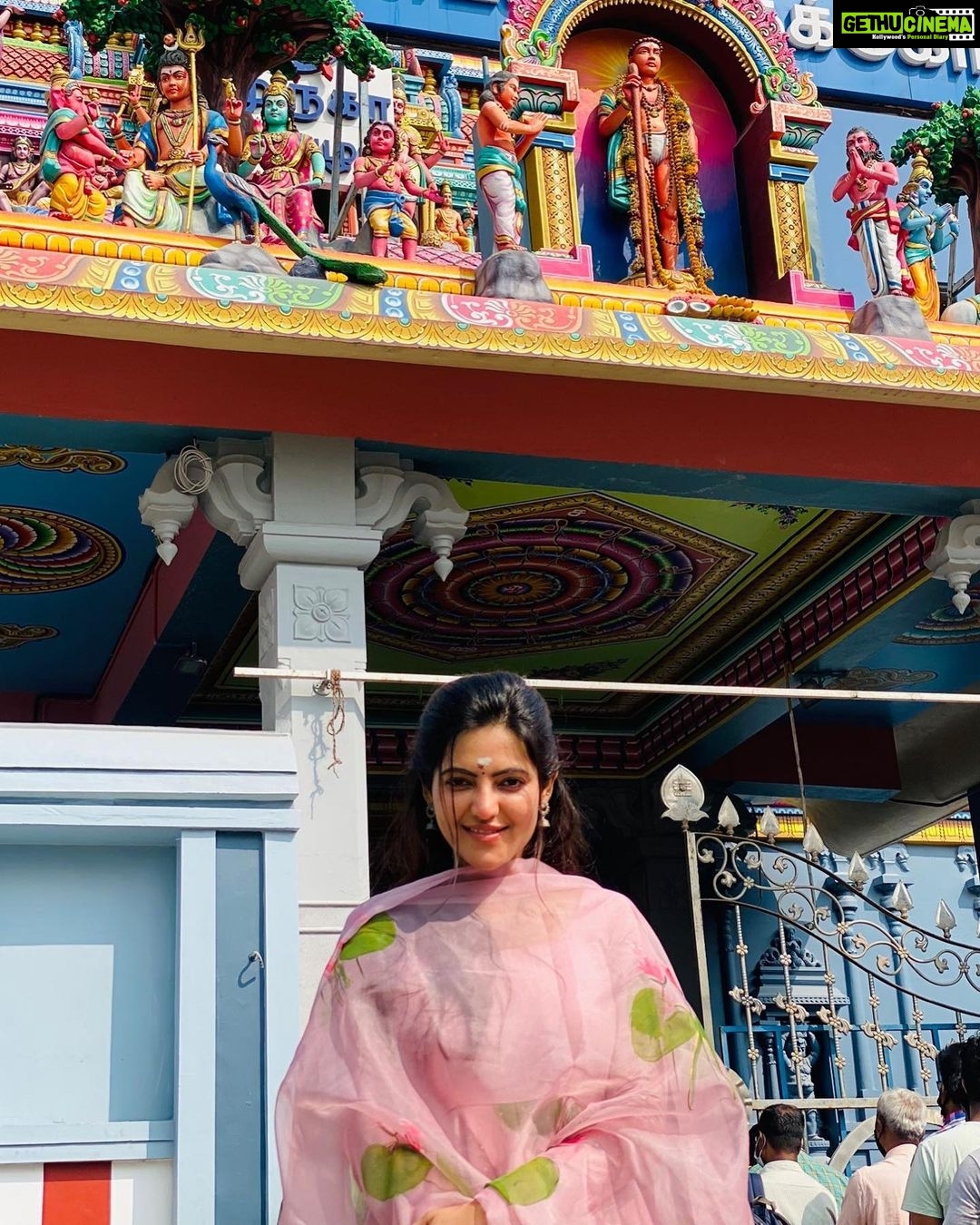 Athulya Ravi Instagram - Wish you all a very happy new year sweethearts 💐God bless you with all greatness in life ❤️ Thank you all for being most special and supportive in my life 🥰🥰 #happynewyear2022 #newyear2022 #happinesspositivity #onlygoodnewseveryday !! salwar @fiorebymalar_ ❤️🥰👗