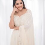 Athulya Ravi Instagram - Be you ! Do you ! For you !! #sundayvibes #whitelove #december2021 #newjourneybegins 🤍 Beautiful white dress from @vkfashion2018 🥰 M&h @sty1e_guru @24kluxurysalon 🥰 Clicked @pk_views 📸