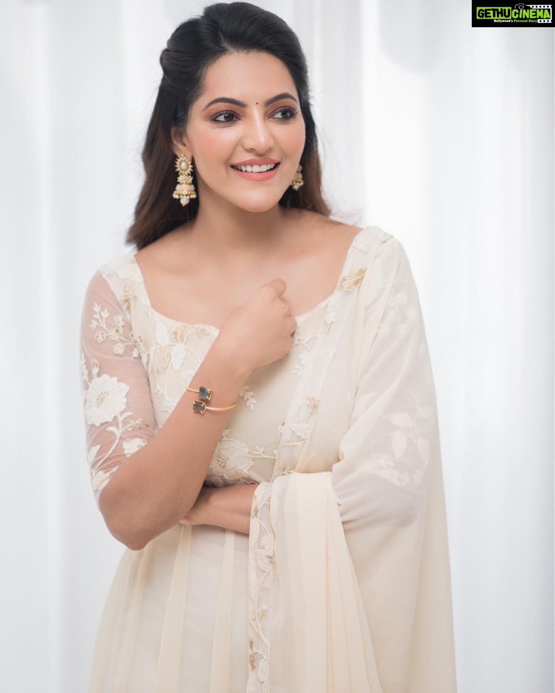 Athulya Ravi Instagram - Be you ! Do you ! For you !! #sundayvibes #whitelove #december2021 #newjourneybegins π€ Beautiful white dress from @vkfashion2018 π₯° M&h @sty1e_guru @24kluxurysalon π₯° Clicked @pk_views πΈ