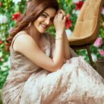 Athulya Ravi Instagram - Aspiring beam of light 🤩🥰 #sunlight #riseandshine #shadesoflight 🥰 organza saree @vkfashion2018 👗 M&H @arupre_makeup_artist ❤️ Clicked @nirmalvedhachalam 📸 Accessories @tayshabytanyaa 🥰 earrings @yoursethnically !