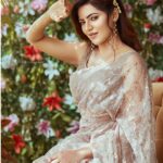 Athulya Ravi Instagram - Aspiring beam of light 🤩🥰 #sunlight #riseandshine #shadesoflight 🥰 organza saree @vkfashion2018 👗 M&H @arupre_makeup_artist ❤️ Clicked @nirmalvedhachalam 📸 Accessories @tayshabytanyaa 🥰 earrings @yoursethnically !