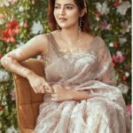 Athulya Ravi Instagram - Aspiring beam of light 🤩🥰 #sunlight #riseandshine #shadesoflight 🥰 organza saree @vkfashion2018 👗 M&H @arupre_makeup_artist ❤️ Clicked @nirmalvedhachalam 📸 Accessories @tayshabytanyaa 🥰 earrings @yoursethnically !
