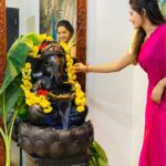 Athulya Ravi Instagram - அனைவருக்கும் விநாயகர் சதுர்த்தி நல் வாழ்த்துக்கள் 🤩 Hoping this ganesh chaturthi will be the start of year that brings happiness for all of us 🥰🥰 #ganeshchaturthi #blessingsforall Saree @elegant_threads_by_salma ❤️