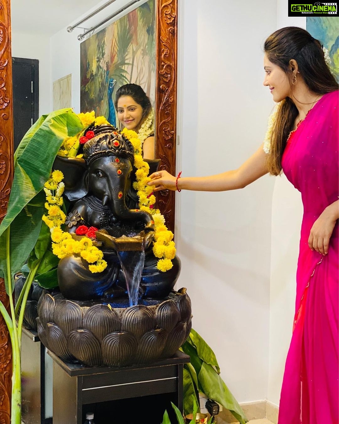 Athulya Ravi Instagram - அனைவருக்கும் விநாயகர் சதுர்த்தி நல் வாழ்த்துக்கள் 🤩 Hoping this ganesh chaturthi will be the start of year that brings happiness for all of us 🥰🥰 #ganeshchaturthi #blessingsforall Saree @elegant_threads_by_salma ❤️