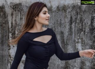 Athulya Ravi Instagram - Black is always a magic 😍❤️ #blacklove #weekendvibes #powerful M&H @arupre_makeup_artist 🥰 Clicked @irst_photography 🤩