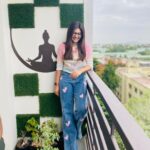 Athulya Ravi Instagram - 💗💓 #sundayvibes #pink #selflove #positivevibes !!! Love my pants from @shopcider 💓💓