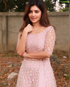 Athulya Ravi Instagram - However difficult life may seem , trust there is always something you can do and succeed at !! 😍😍❤️ #trust #bepositive 
Love this salwar  @vkfashion2018 😍😍