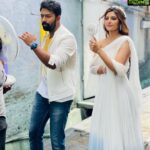 Athulya Ravi Instagram – #edhosolla song making stills from #murungakkaichips movie !!! 
Hope you all like the song !!! Those who missed to watch the video song ! Link in bio !