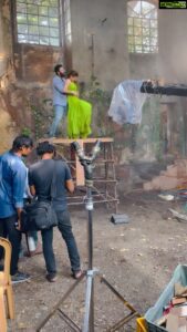 Athulya Ravi Instagram - #edhosollaullathudikkuthae song making !!