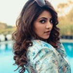 Athulya Ravi Instagram - Magic of the new beginnings 😍😍😍 #sun #light #bluemagic #learningeveryday #newbeginning ! @kakshbykajol dear you are talented 👏😍 @kajolkankariya ❤️ @arupre_makeup_artist always showering me so much love ❤️ @johan_sathyadas magical lens 👌🤩 @sathish_pro organizer 👏 Footwear @feeltwenty Location @greenparkhotels Edited @johnferri.1111
