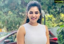 Athulya Ravi Instagram - Think of all the good moments in life and keep smiling ❤️😍😍 #sweethearts #weekendvibes✌️ #keepsmiling #spreadpositivity 😍 Skirt @vkfashion2018