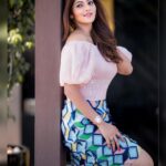 Athulya Ravi Instagram – Do everything with a good heart & expect nothing in return ! And you will never be disappointed 😍 
#weekendvibes #positivity #pastelcolors #smile 
Clicked @camerasenthil 🤩
M&H @arupre_makeup_artist ❤️
Pro @teamaimpro @sathish_pro
Top @fashion_wardrobe3 😍