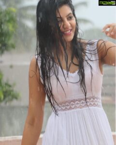 Athulya Ravi Instagram - Let’s get wet in the rain ! And get drenched in love ! ❤️ #rainlover #rainbringhappiness !
White dress by @puella.in 😍
