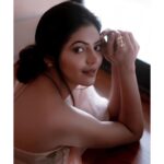 Athulya Ravi Instagram - Never lose hope !❤️ #strongereveryday #workharder #spreadpositivity 😍 Styling : @aaronborthwick1 Saree : @picchika Accessories : @tulua.in Photography : @irst_photography M&H : @arupre_makeup_artist