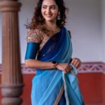 Athulya Ravi Instagram – A certain blue , enters my soul ❤️ #blue #calm #halfsaree #traditional !! 
👗 @shyn_fascino 
💄 @mac3makeoverstudio 
📸 @thephototodayofficial
Accessories @fineshinejewels 🤩