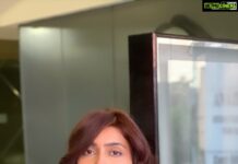 Avantika Mishra Instagram - Letting go of a lot starting 2022, one of them being my long dark hair. Whipping and loving my new hair.. courtesy @georgeschalhoub_hair @maneasalon Thank you for the pampering sess before my big release. 🤗💜 . . . . #NewHair #Ad #EnnaSollaPogirai #reelsinstagram #reelitfeelit #trendingreels #tamilcinema #feelingbrandnew #newyear #purplechocolate