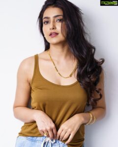 Avantika Mishra Instagram - Resurgence. 💚 Photography @the_pixel_farmer Styling @praptigarg MUAH @makeupbyradhikadave Jewellery by @aa.r.ka #EnnaSollaPogirai