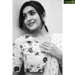 Avantika Mishra Instagram - ख़ुशनसीब 🖤