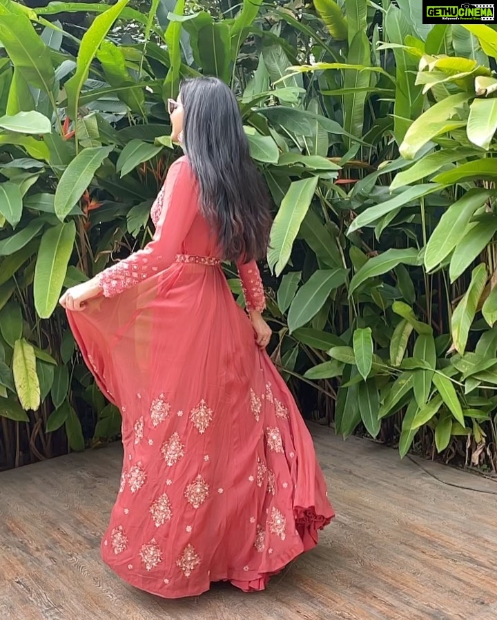 Avantika Mishra Instagram - Raining weddings and still single AF! 😅 #TheWeekThatWas #NikiSaidYas Bangalore, India
