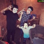 Ayesha Takia Instagram – 🧿❤️Mikail with his team🧿❤️ “ chalo scary wala mask bana te hai” #mikailAzmi #horrorFan