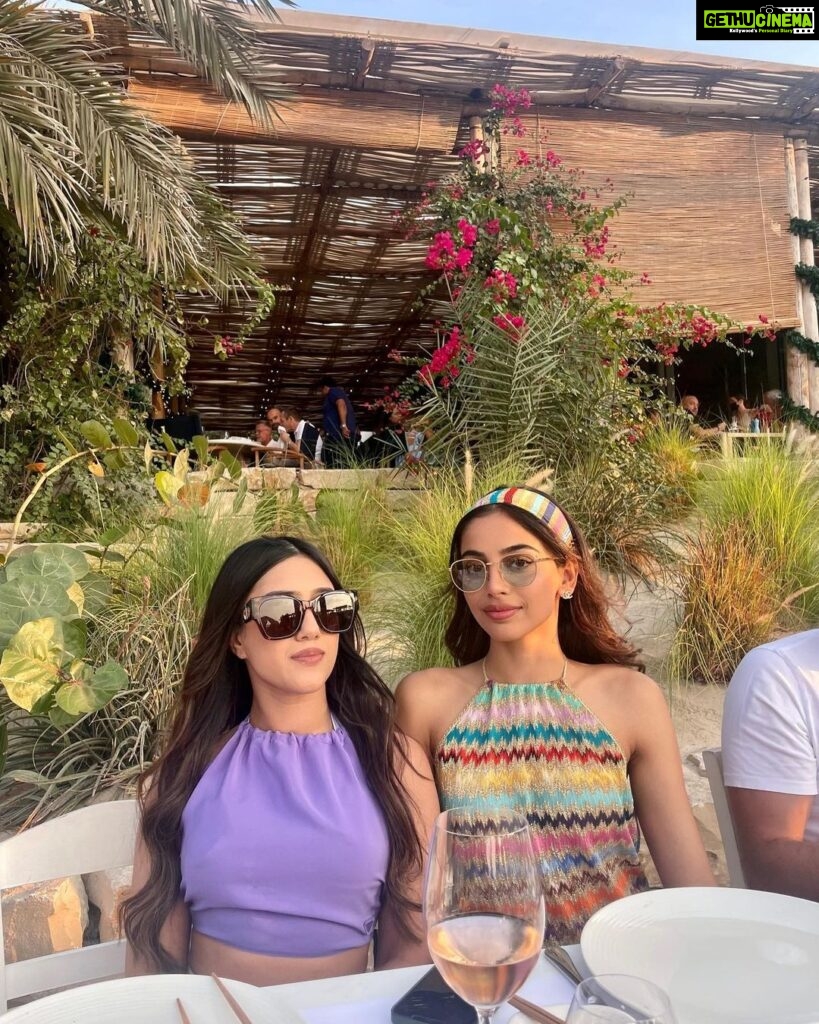 Banita Sandhu Instagram - bitches on beaches 🕺🏽 Nammos Dubai