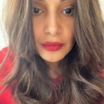 Bipasha Basu Instagram – ❤️
#loveyourself #selfietime #newhair #newhaircut #curtainbangs