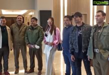 Bipasha Basu Instagram - Jai Mata Di 🙏 Magical Darshan❤️🙏Thank you to the #vaishnodevishrineboard & #jammupolice for all the amazing work they do 🙏 #vaishnodevi #jaimatadi #blessed #grateful