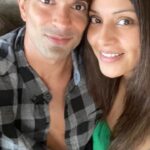 Bipasha Basu Instagram - Better Together ❤️ #monkeylove #couplereels #myperson #bestfriend #husbandandwife